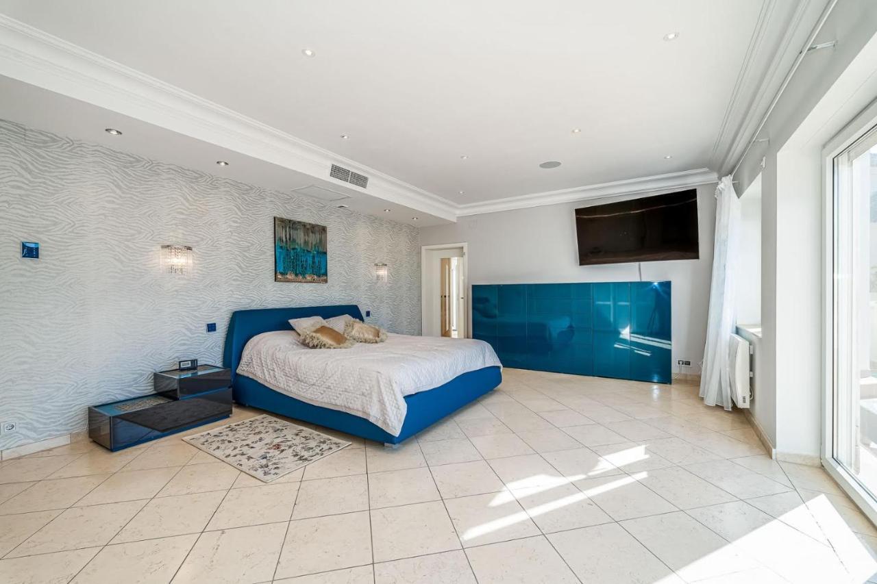 Villa Svim, Walking Distance To The Beach! Marbella Exterior photo